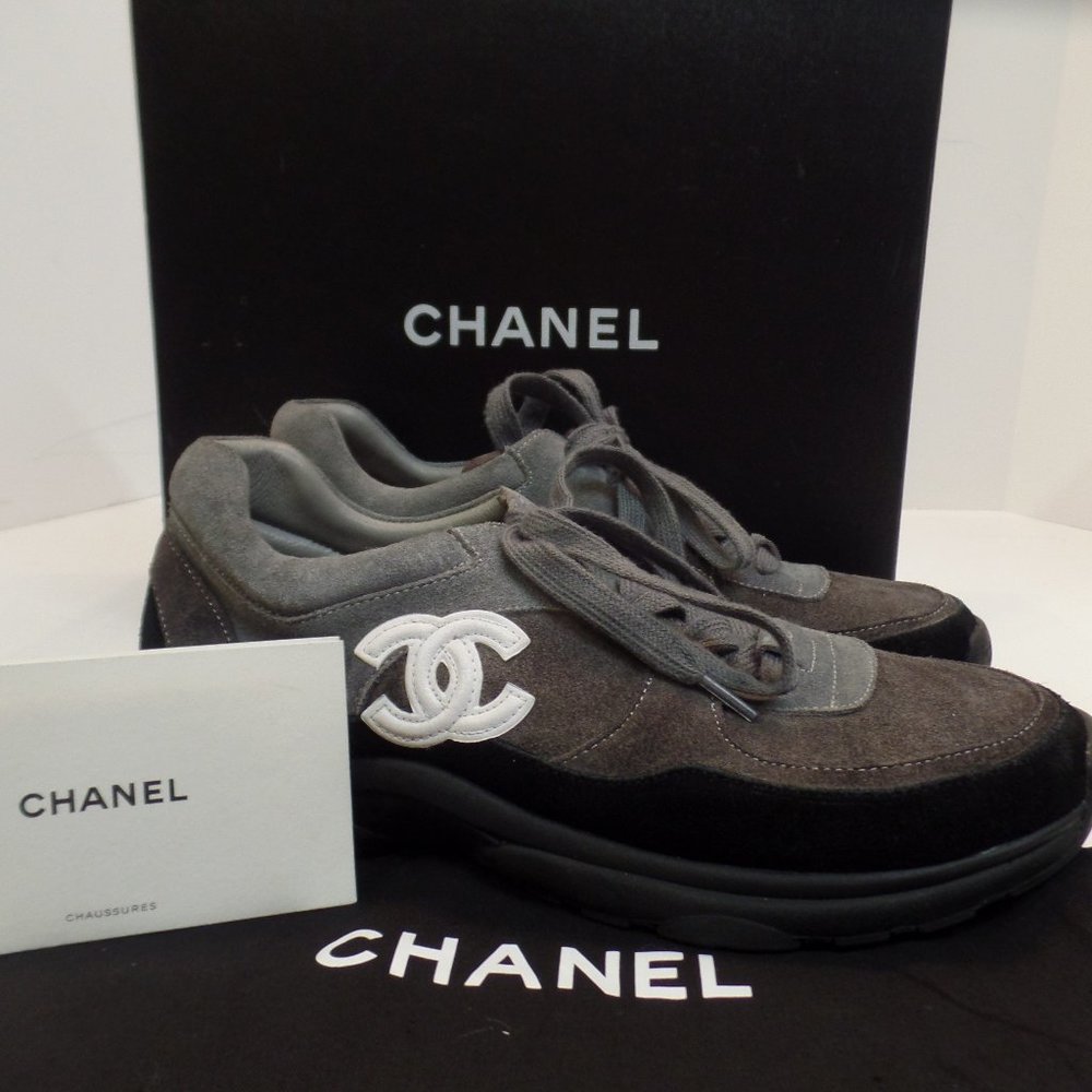 Chanel Black & Grey Suede Sz 9 W Box & Dust Cover